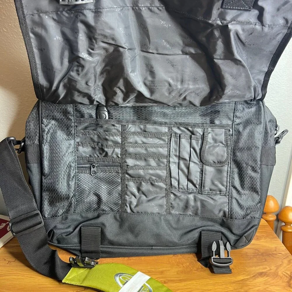 CalPak Pursuader Messenger Bag Black Green 13